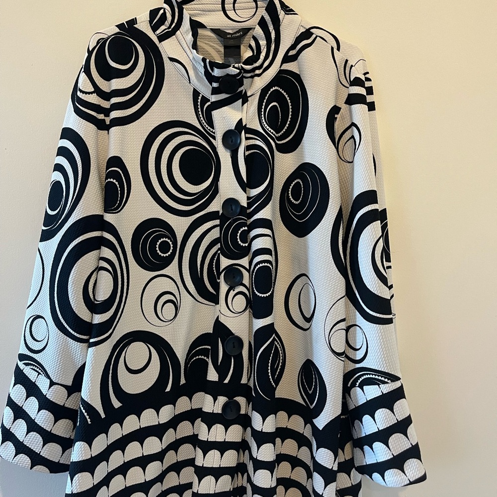 Ali Miles Black and White Circular Print Jacket